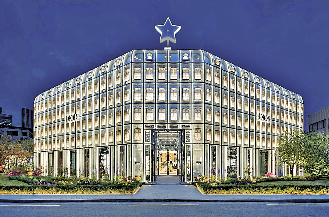 ■韓國首爾新開的Dior期間限定概念店儼如一座大劇院。