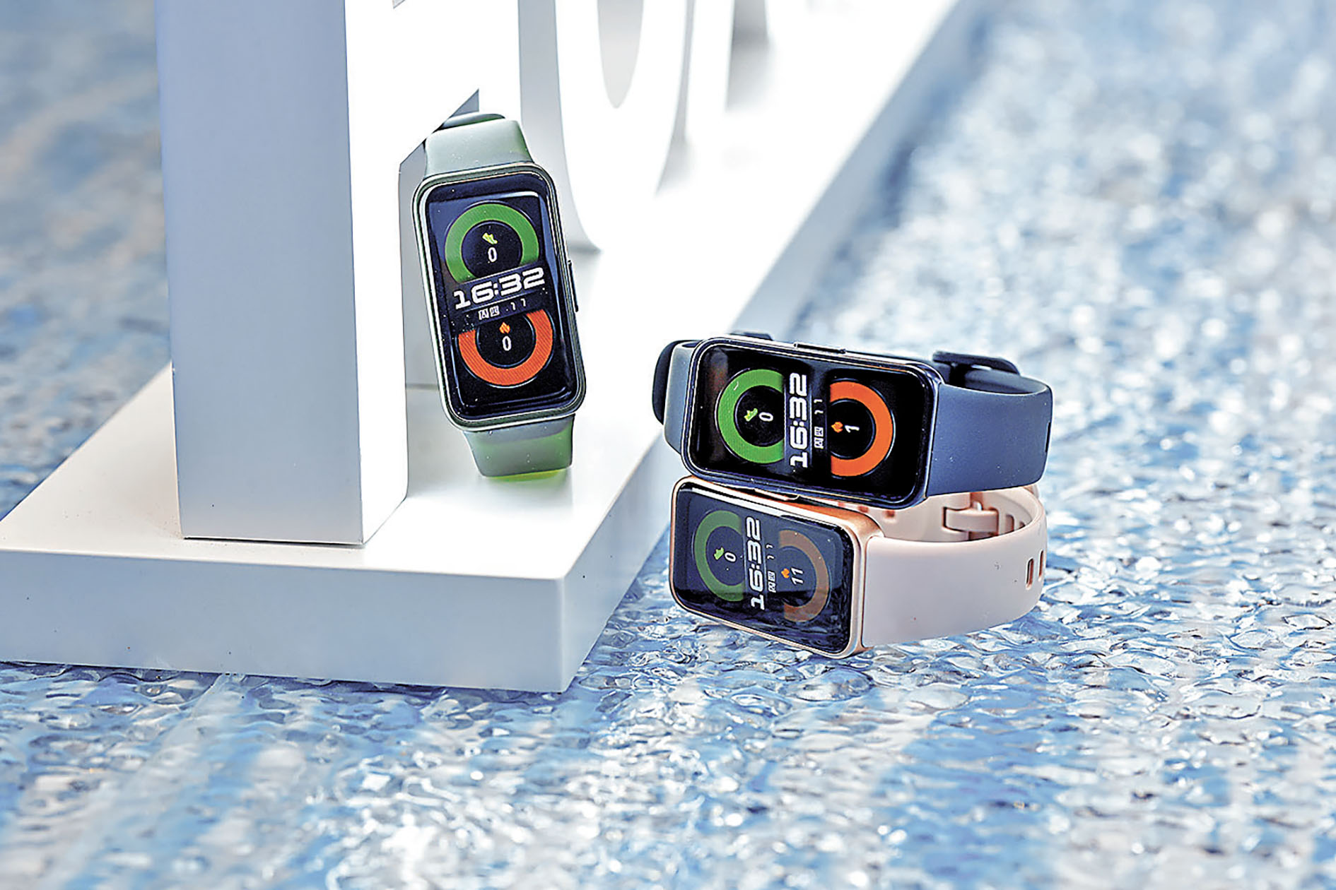 ■Band 8設計以輕薄纖巧為主。