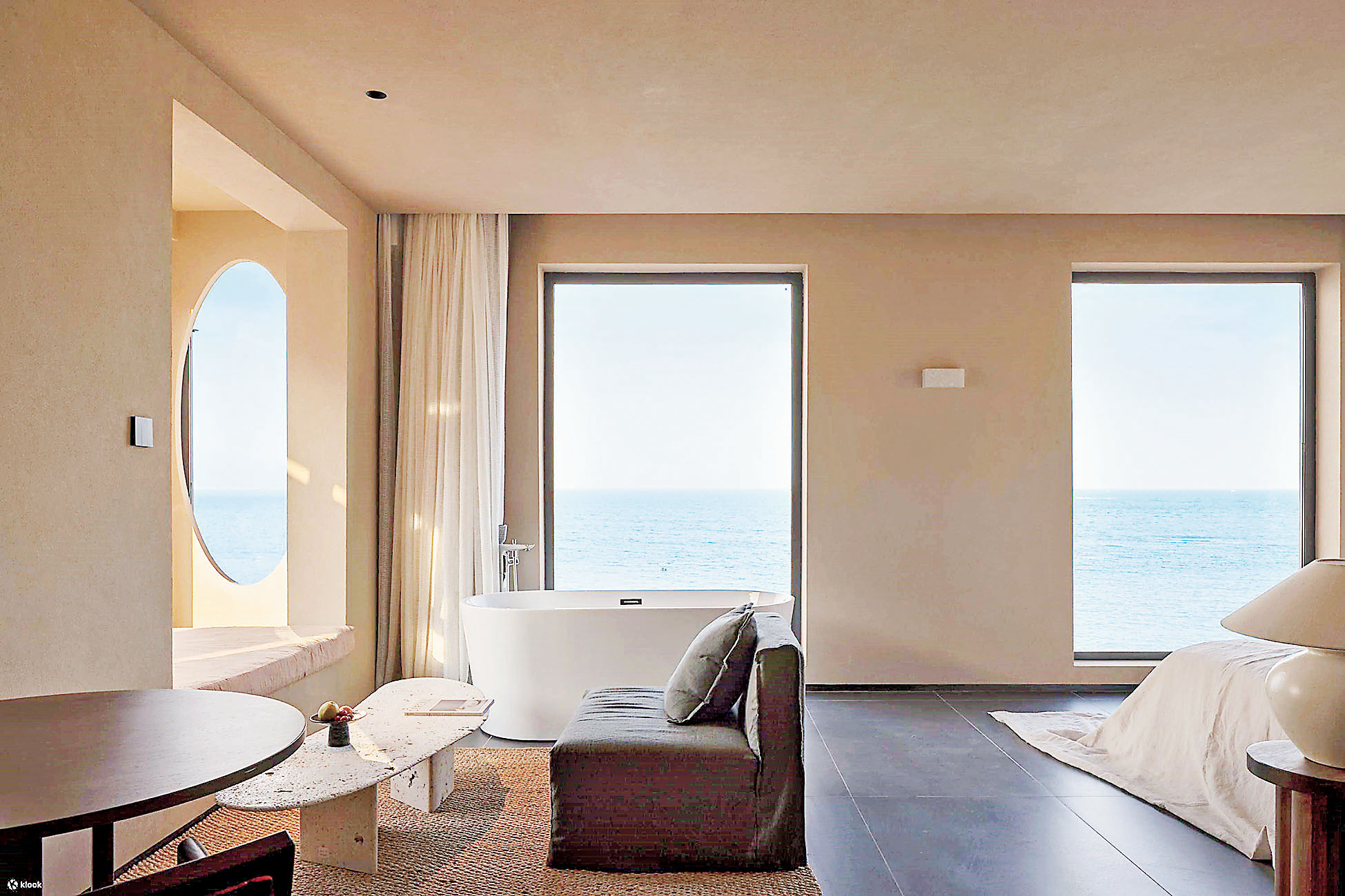 ■躺在床上便能欣賞到無邊海景。