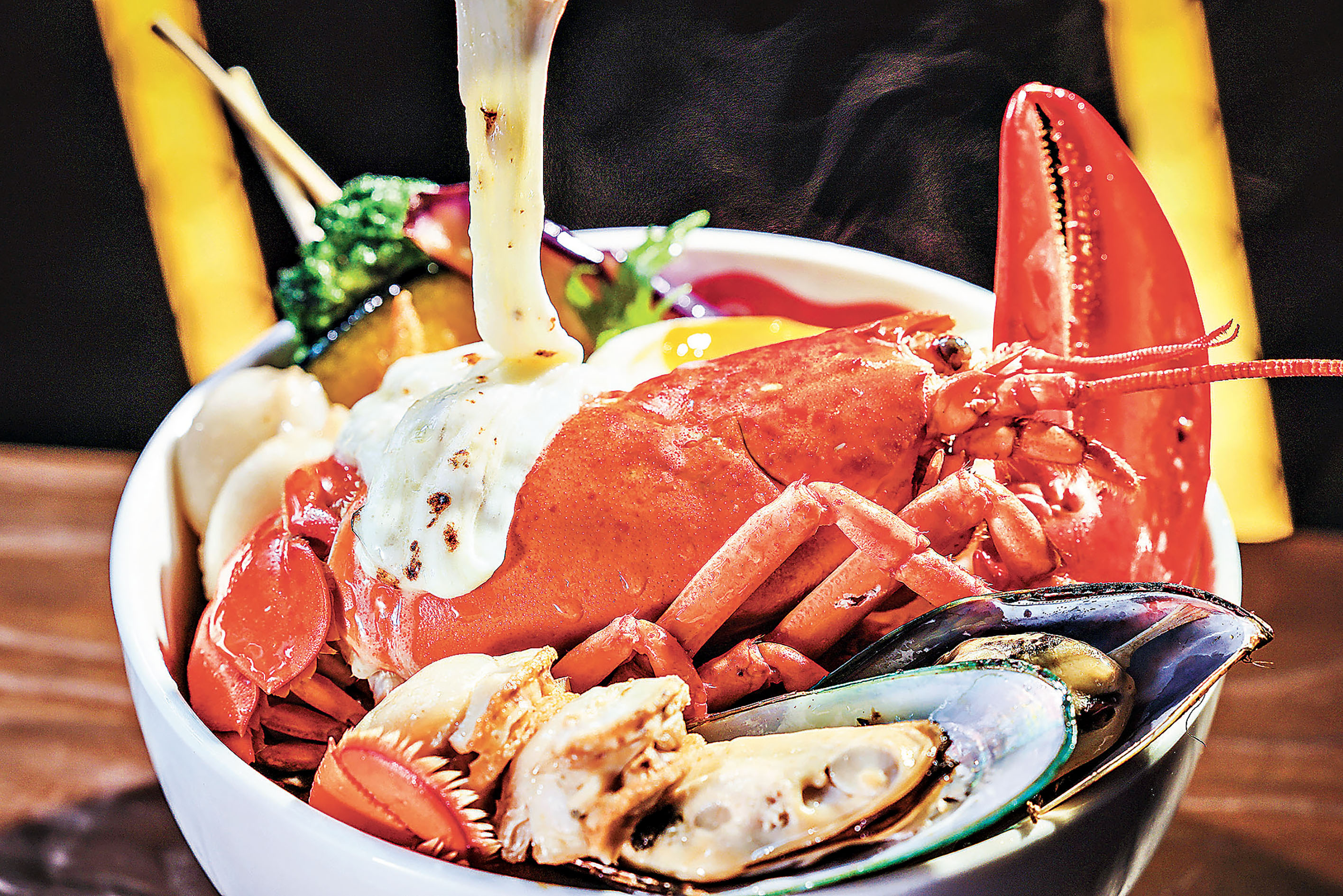 ■龍蝦海鮮盛湯咖喱188元。 