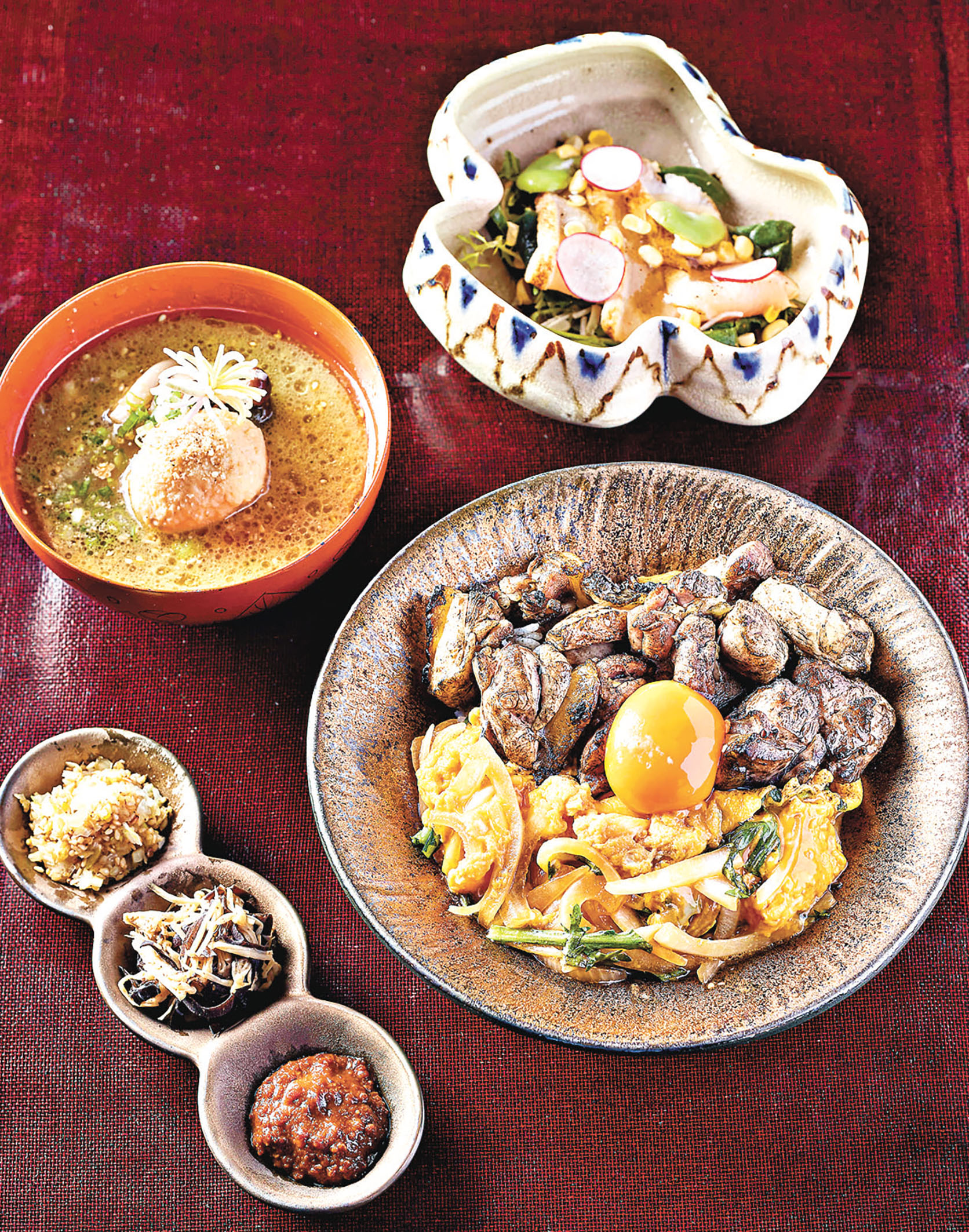 ■炭火燒日本走地雞丼。