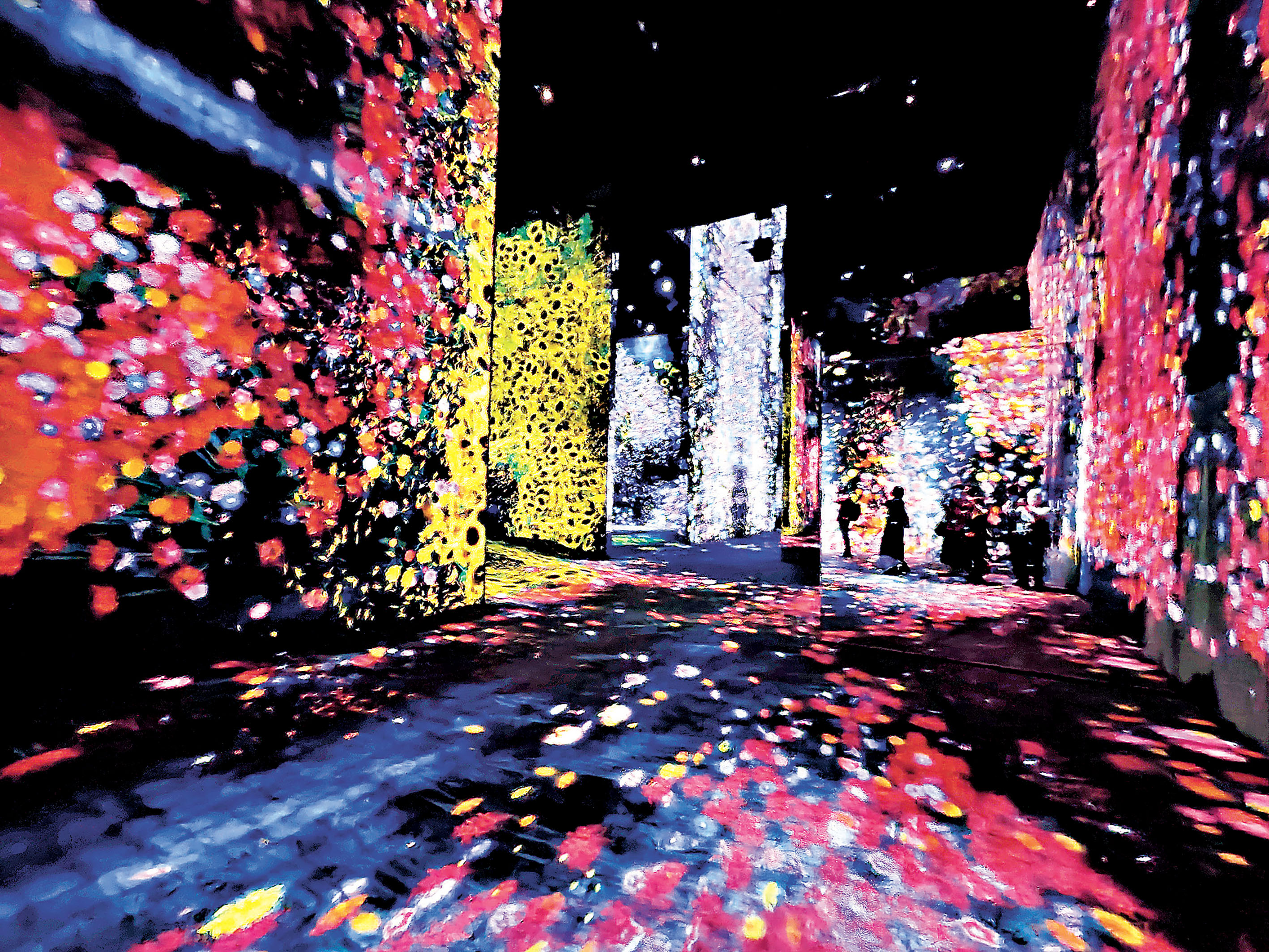 ■澳門teamLab超自然空間的漫天花海讓訪客沉醉。