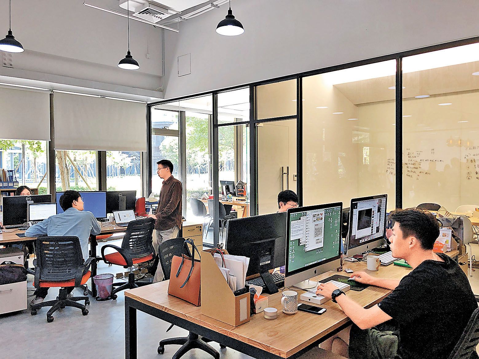 ■辦公室節能可有效減低溫室氣體排放。 資料圖片