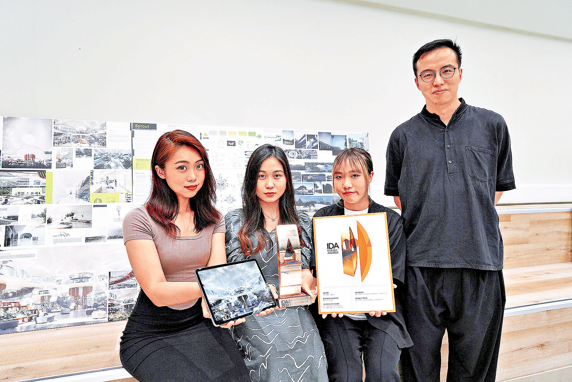 ■（左起）李芷芮、馮倩霖、曾芷靜及助理講師柯汶澧。