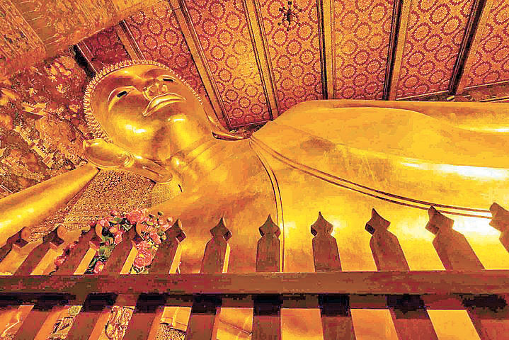 ■曼谷卧佛寺擁有泰國最大室內釋迦牟尼卧佛像。