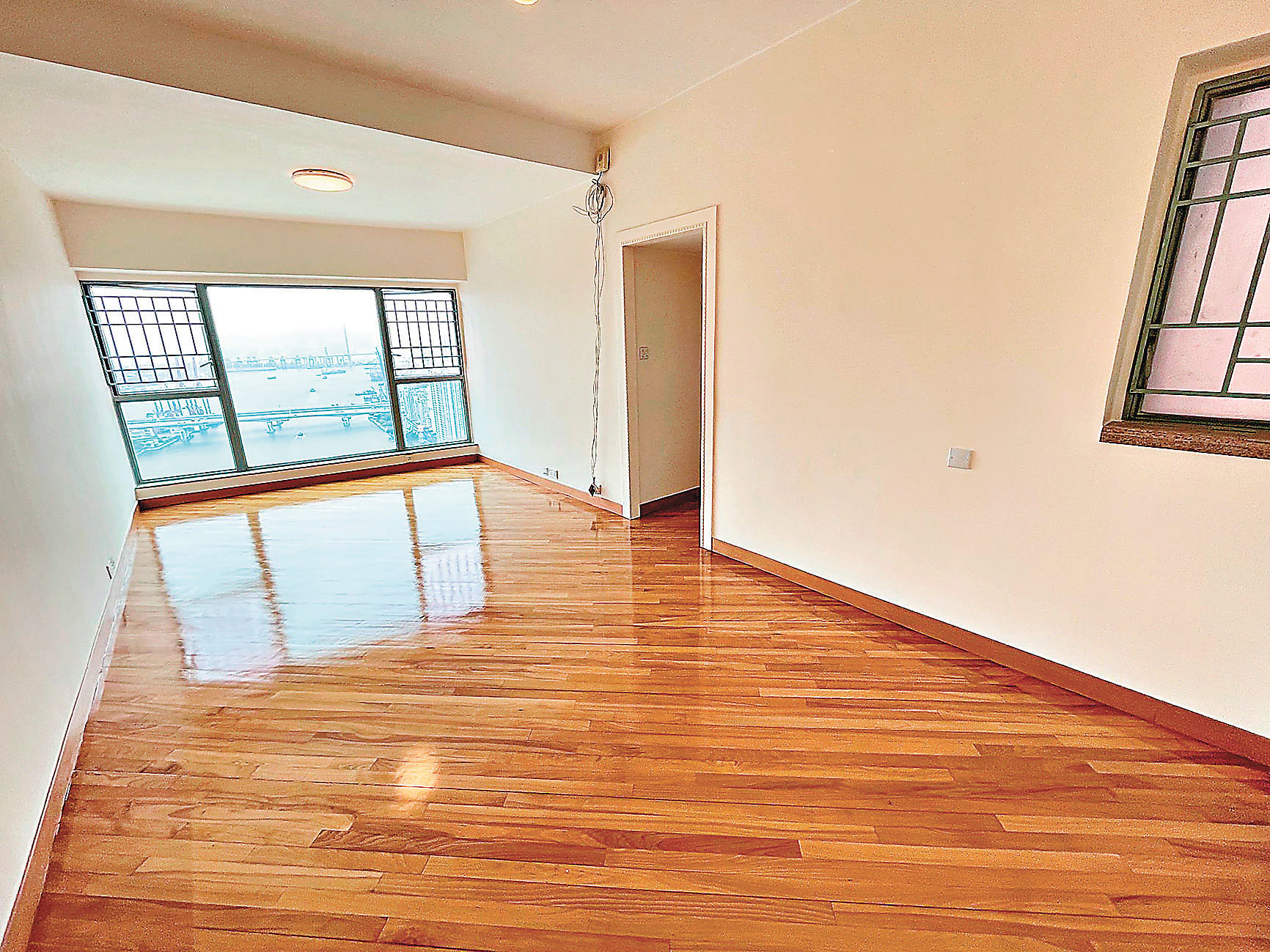 ■落地大玻璃窗，正面觀賞無敵海景。