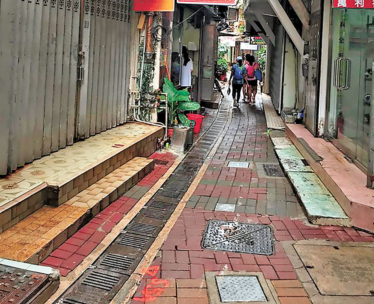 ■夜間不要行經橫街窄巷。 網上圖片
