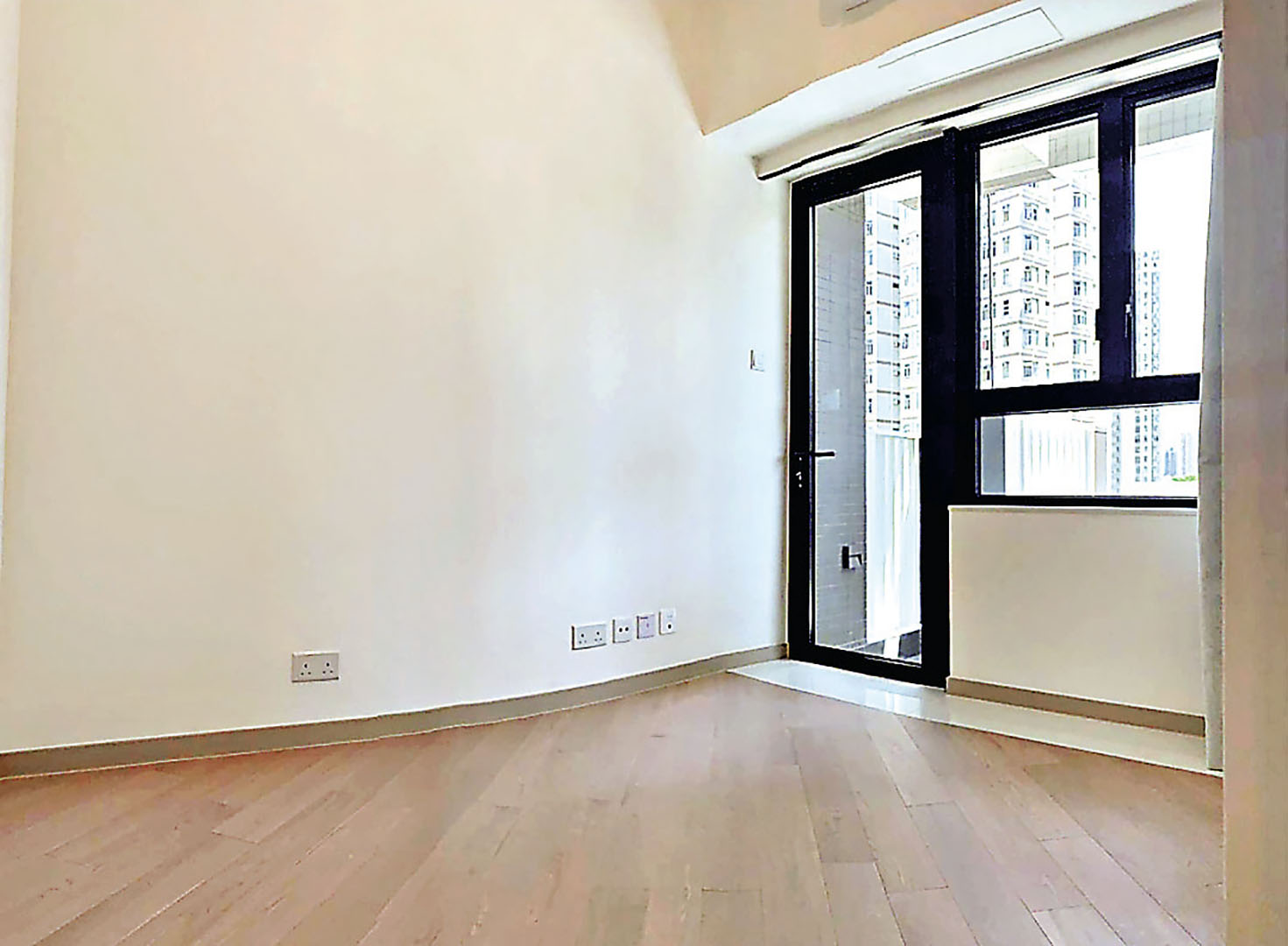 ■主人房設有工作平台。