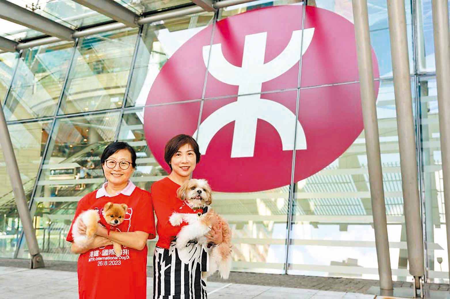 ■港鐵將在本月26日舉辦活動，讓「狗醫生」與義工乘搭港鐵出行。