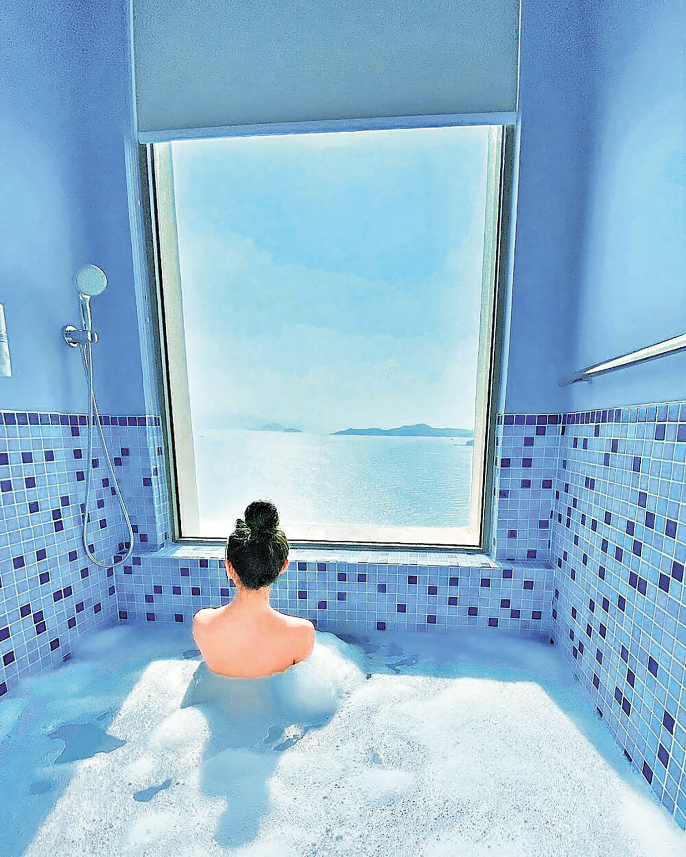 ■海景房的淋浴間可化身小浴池。 Ig@leehoikei