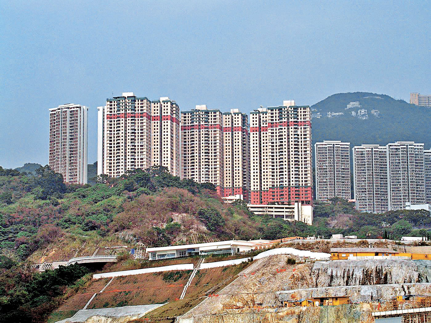 ■臨近大學開學，近期不少內地生搶租鄰近港大的薄扶林置富花園。    資料圖片
