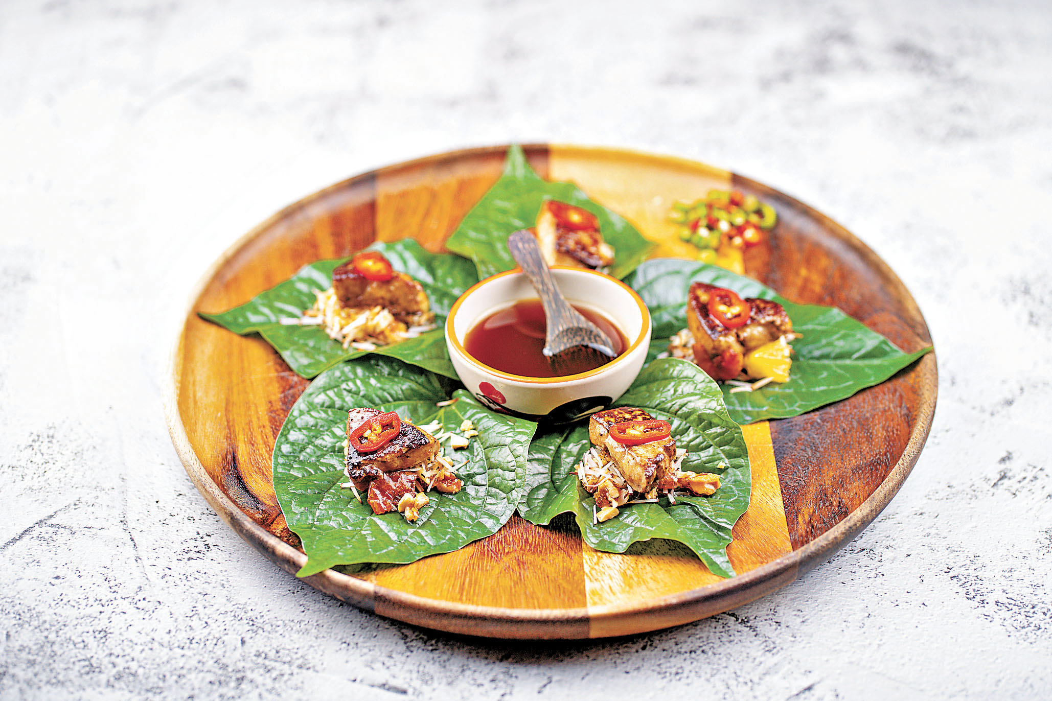 ■鵝肝配蔞葉有多種風味。