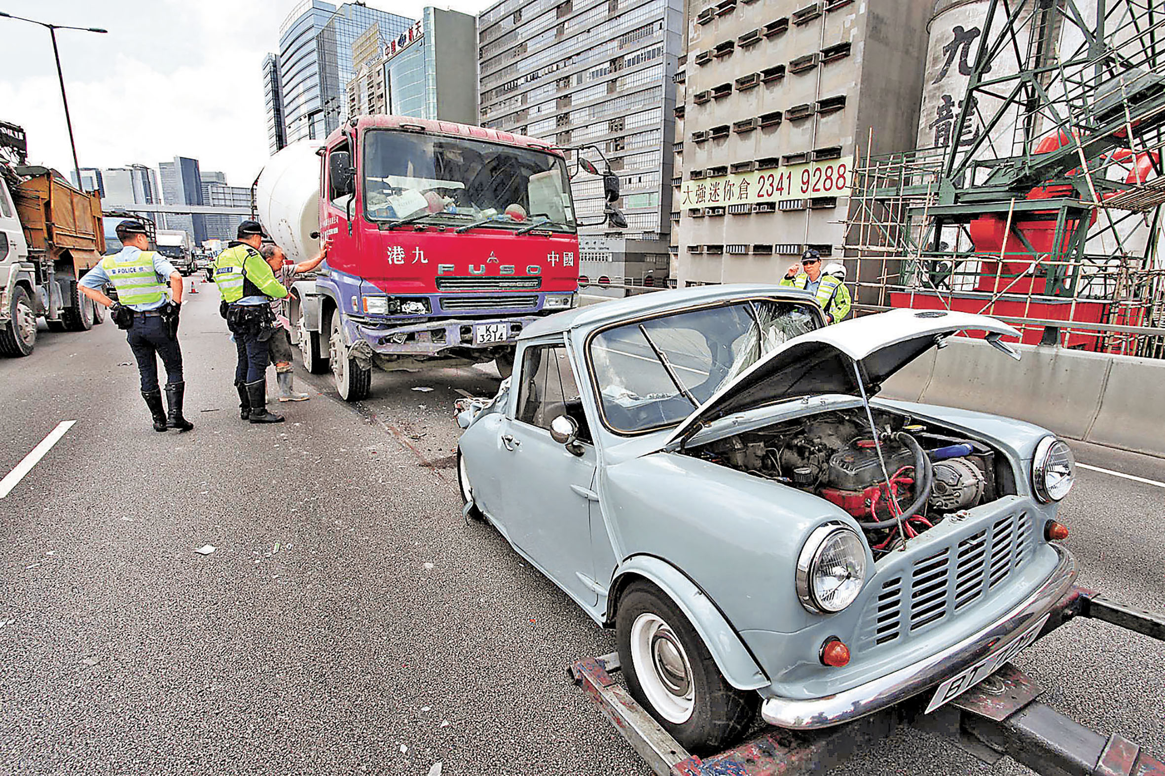 ■私家車死火被田螺車從後猛撞。    資料圖片