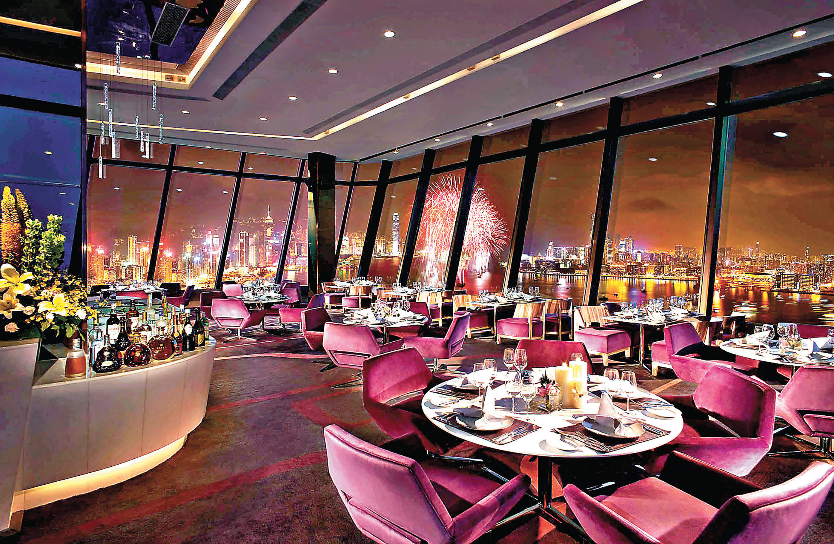 ■港島海逸君綽酒店的餐廳可欣賞維港煙花景觀。