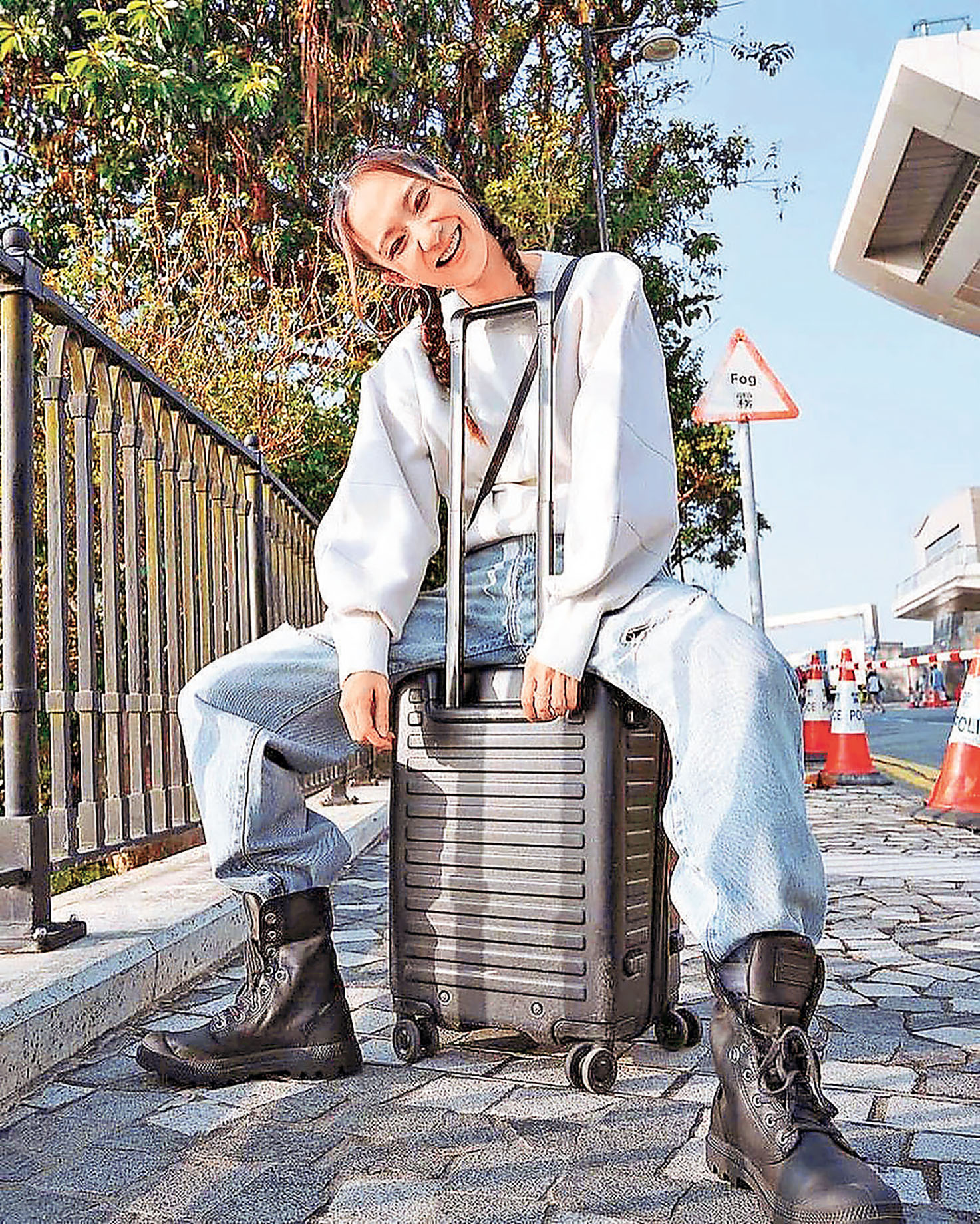 ■香港女藝員王君馨亦是LOJEL用家。