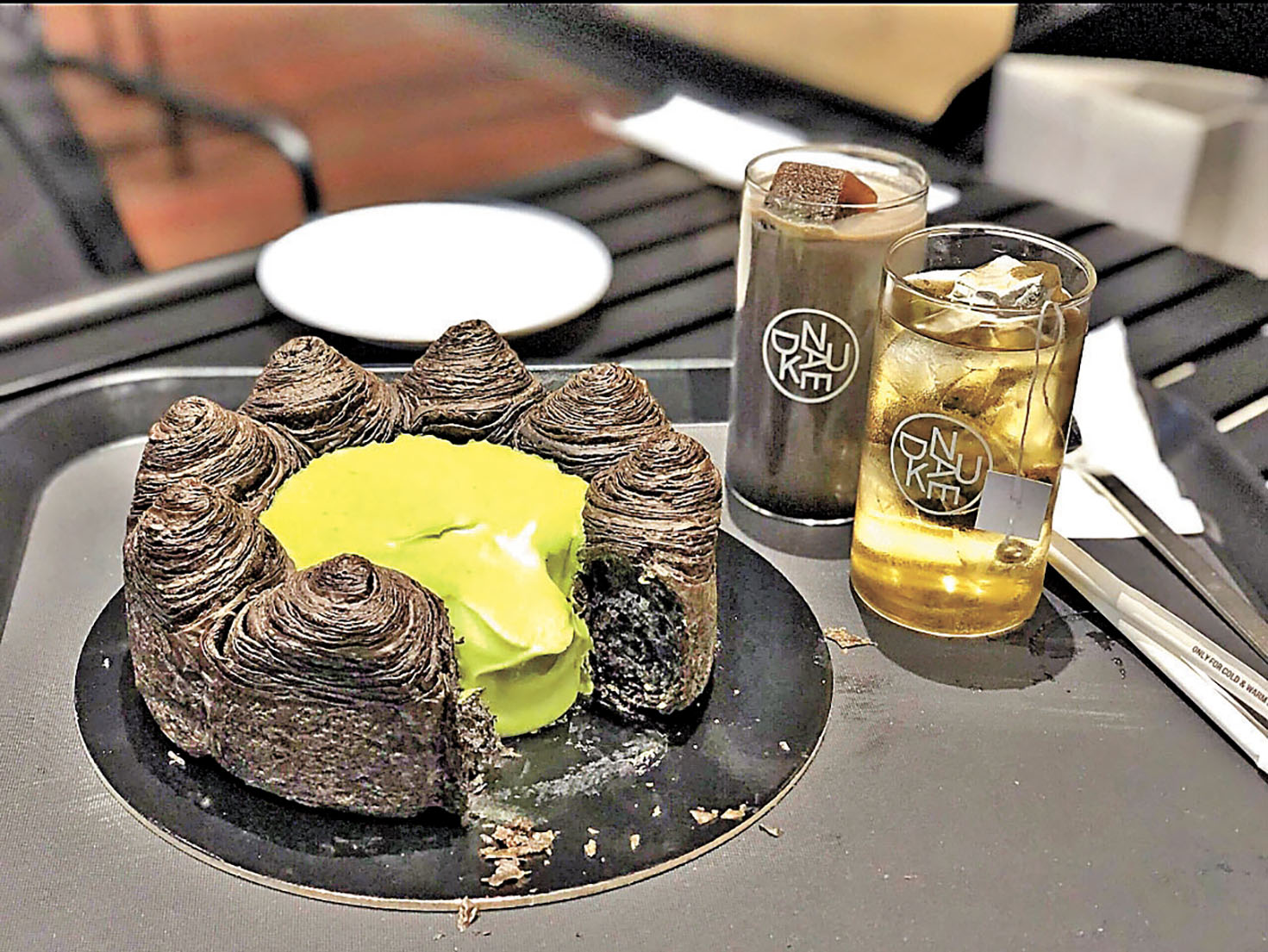 ■NUDAKE最具人氣的蛋糕「PEAK」，濃濃的綠茶味。