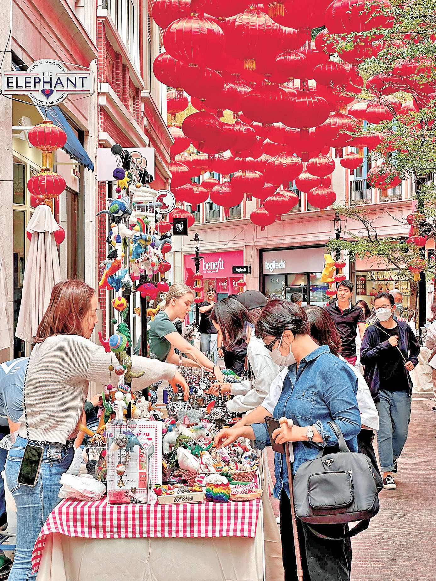 ■慈善手作市集。