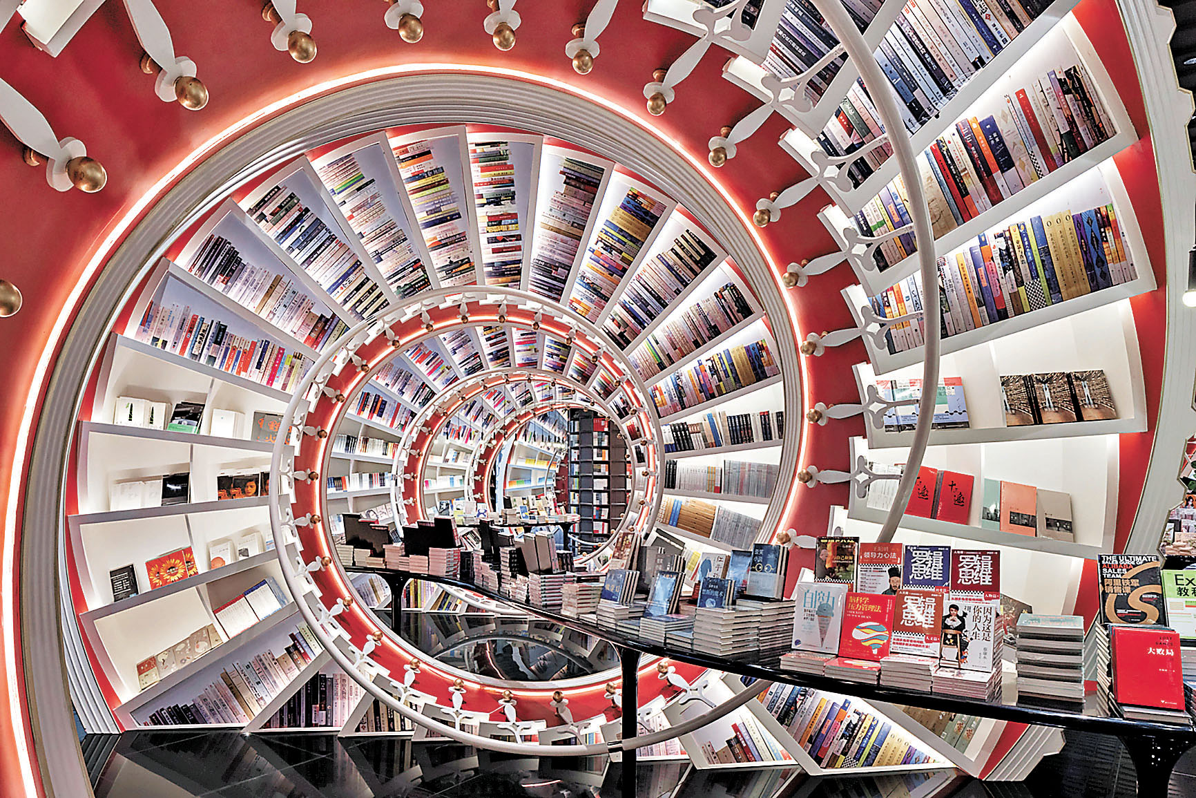 ■鐘書閣的巨型螺旋書架打卡點