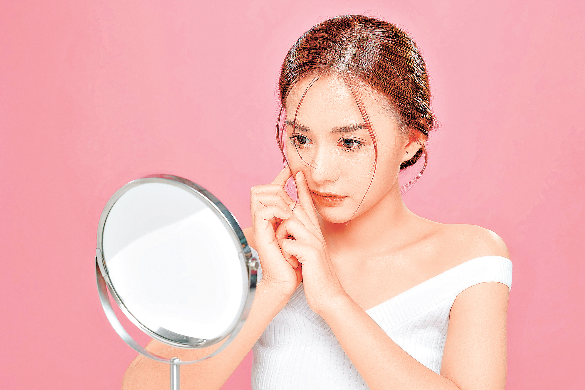 ■唧暗瘡小心留疤及發炎。