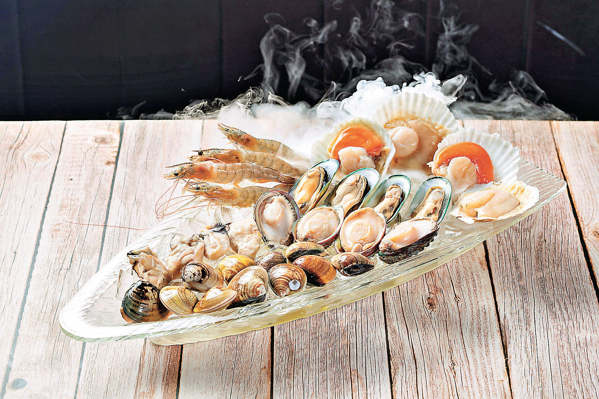 ■嚴選5款時令海鮮，鮮甜無比。