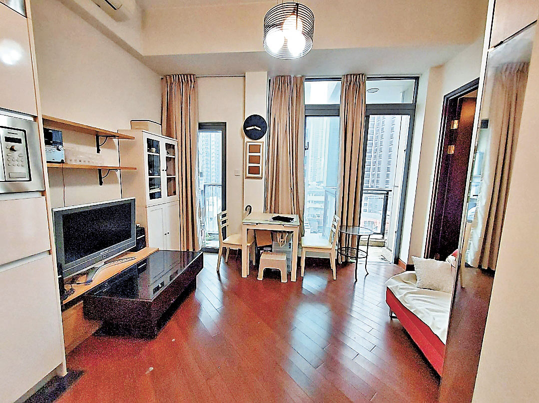 ■正方形大廳，方便擺放傢俬。