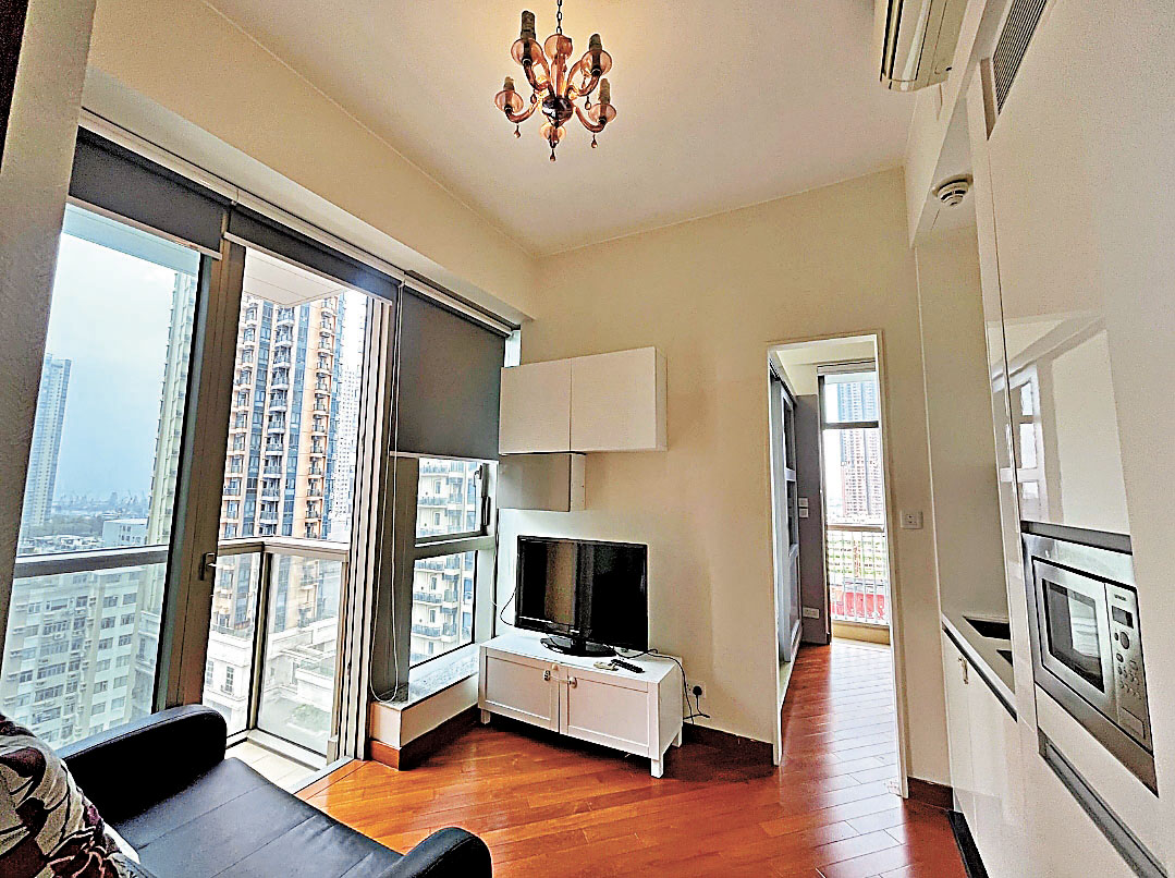 ■大廳連接小露台。