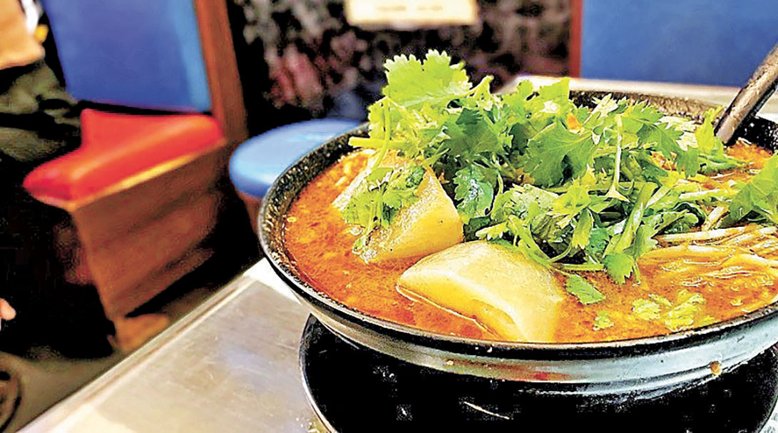 ■星林居酸辣米線配菜的分量非常大方。