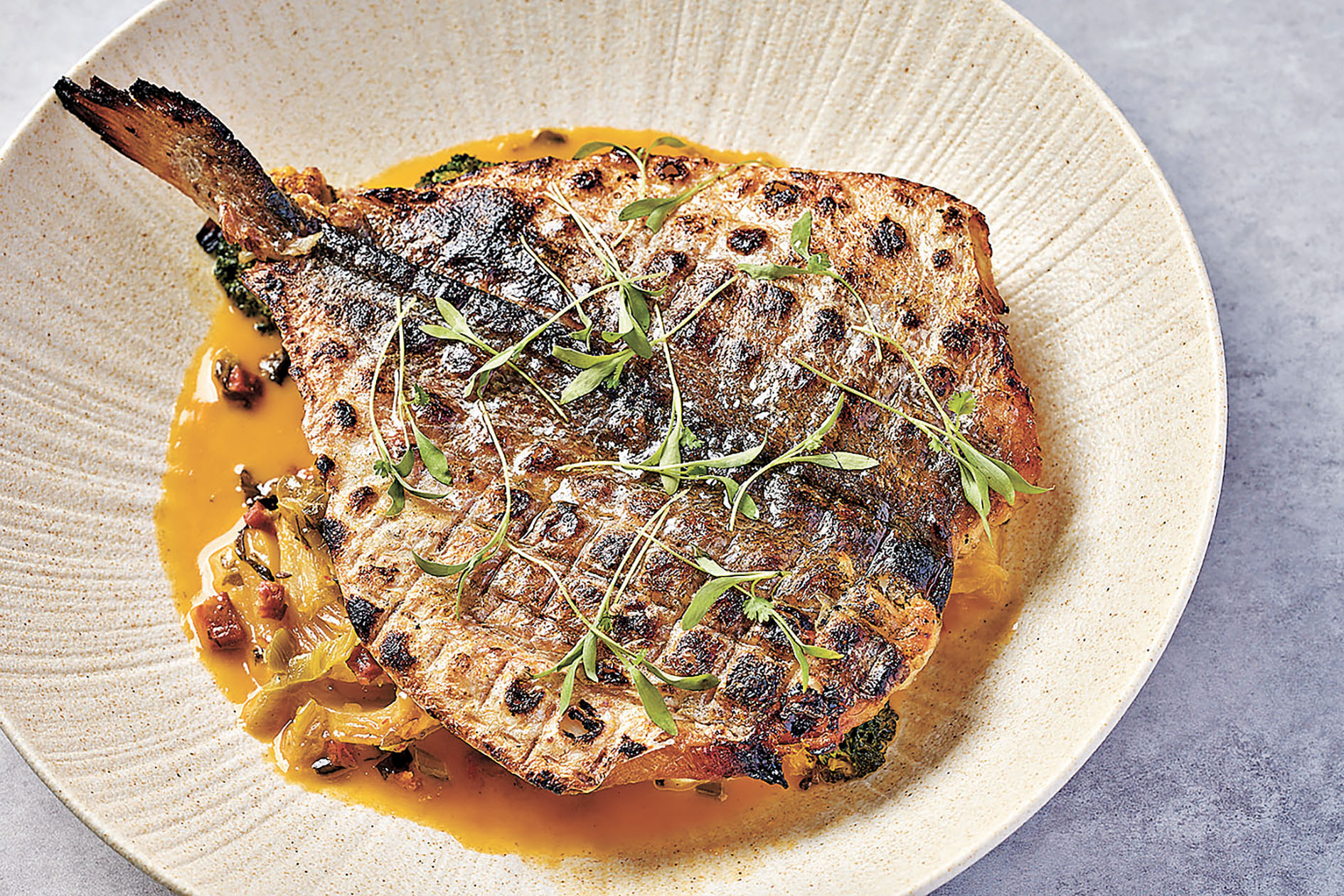 ■烤季節鮮魚。