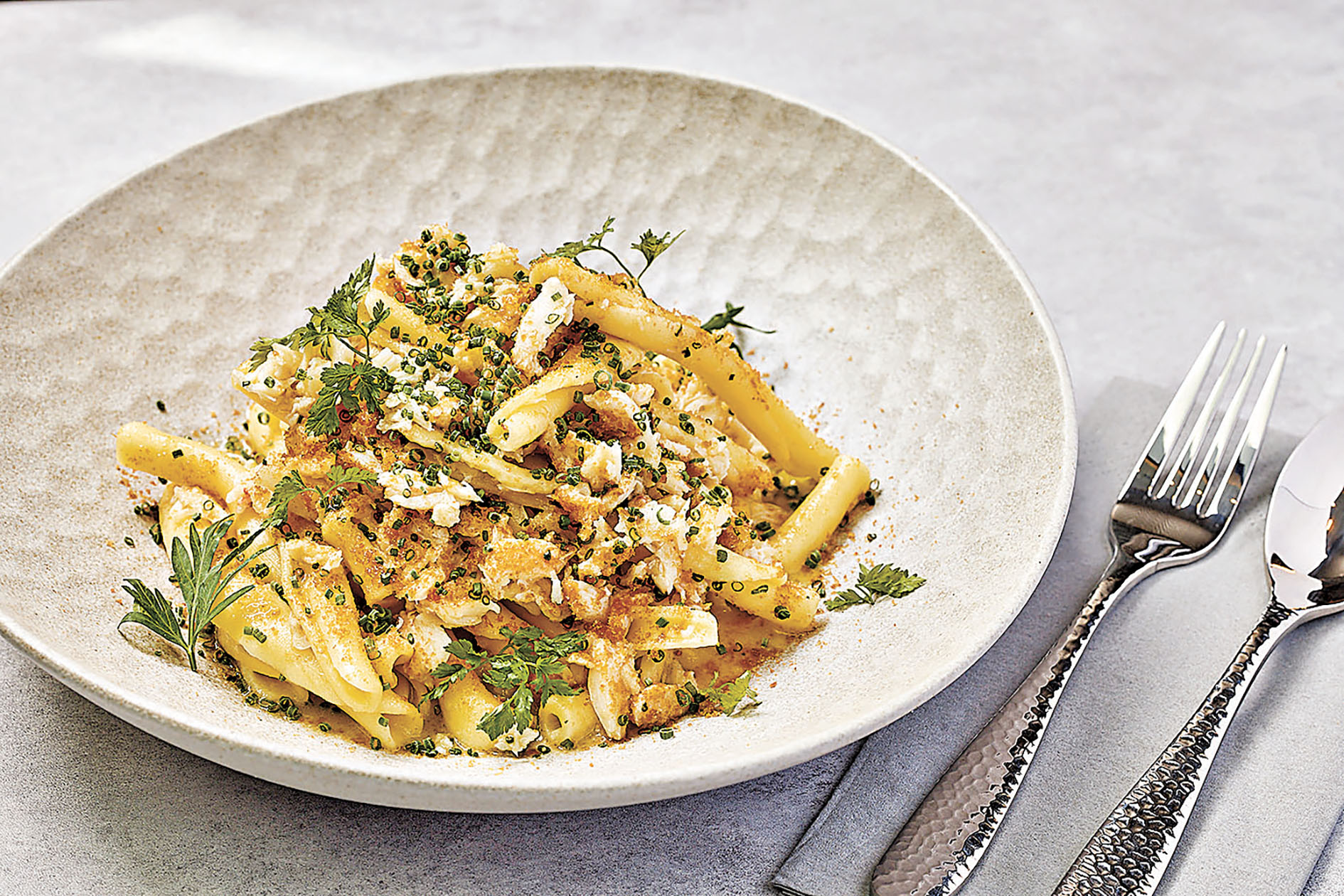 ■蟹肉手捲義麵。