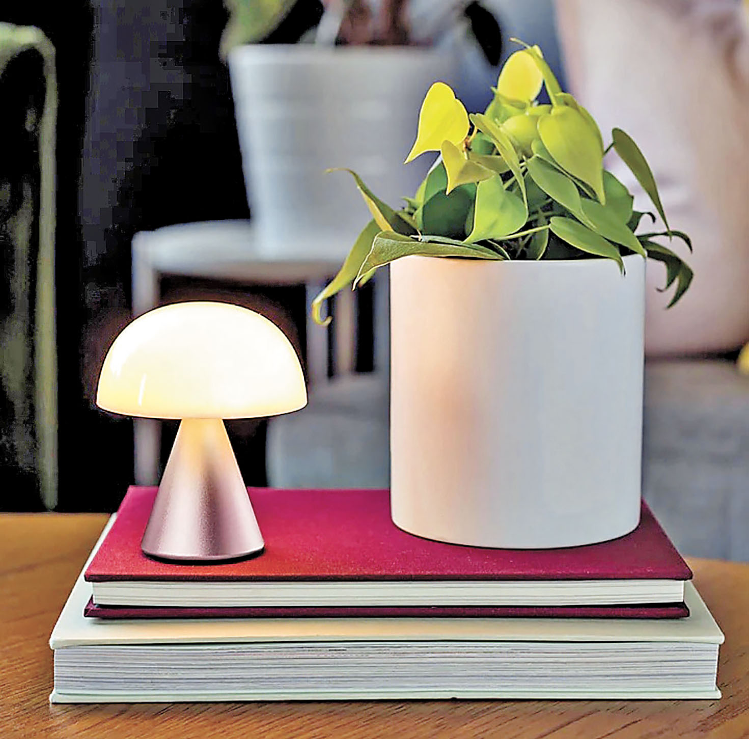 ■蘑菇燈放在一角，不光是照明，更是一款優雅擺設。