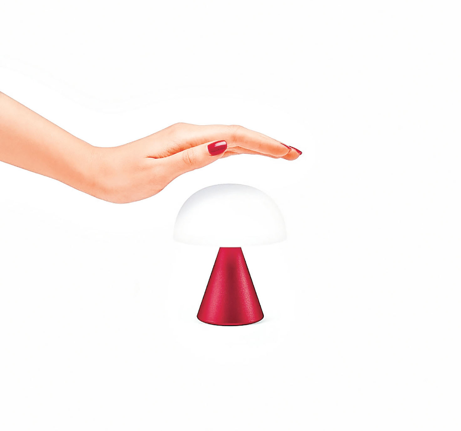 ■手按圓形頂部可控制燈光。