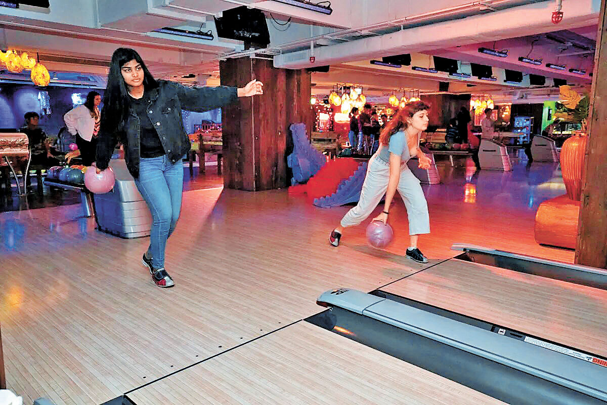 ■西貢Tikitiki Bowling Bar吸引不少外籍人士「碌齡」。