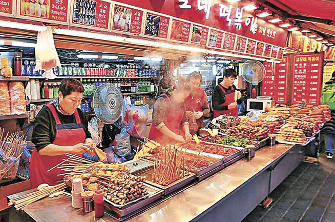 ■海鮮和肉類串燒檔乃韓國地道的路邊小吃。