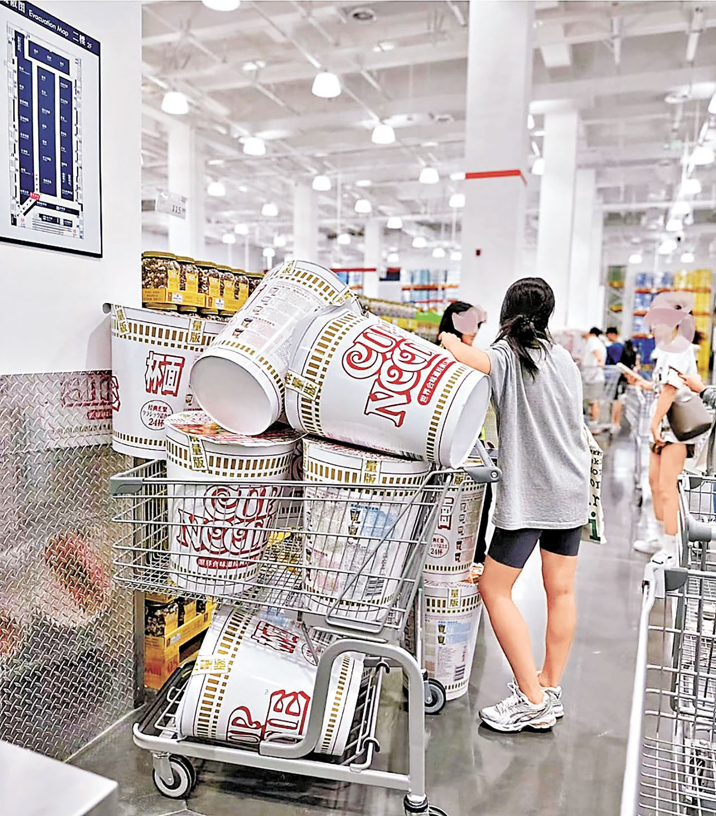 ■山姆超市推售的合味道杯麵巨型裝曾掀起搶購潮。