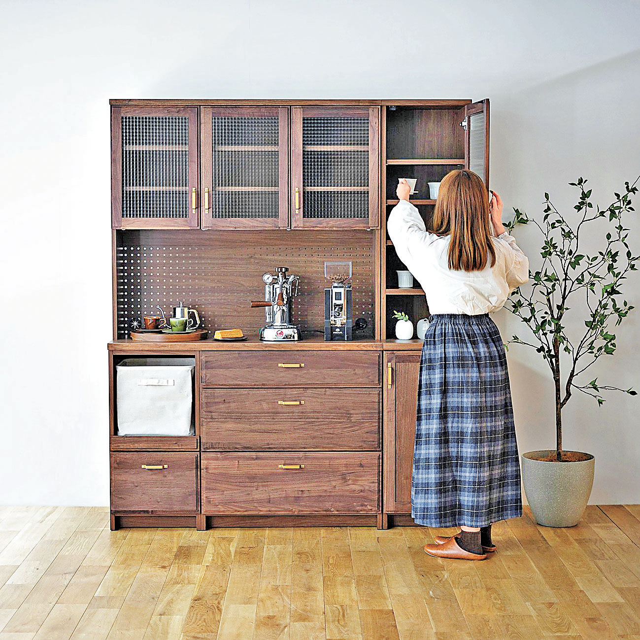 ■日本製多用途組合餐櫃，功能可自由發揮。