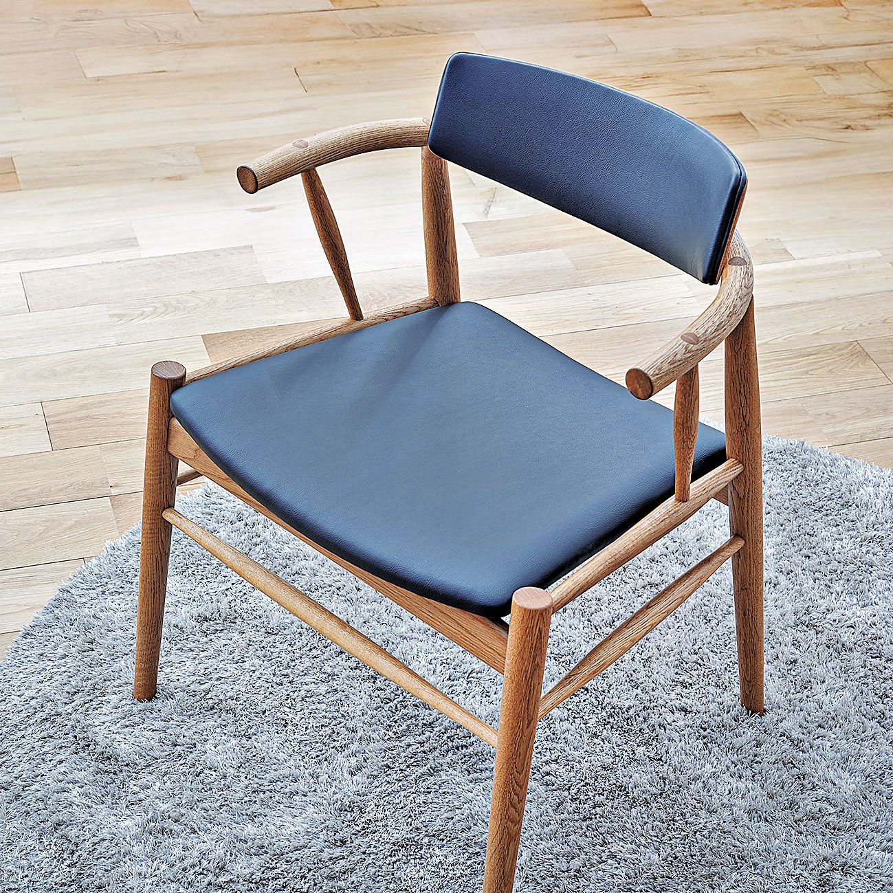 ■椅子的入榫位，全部沿用原始的接木方式拼合。