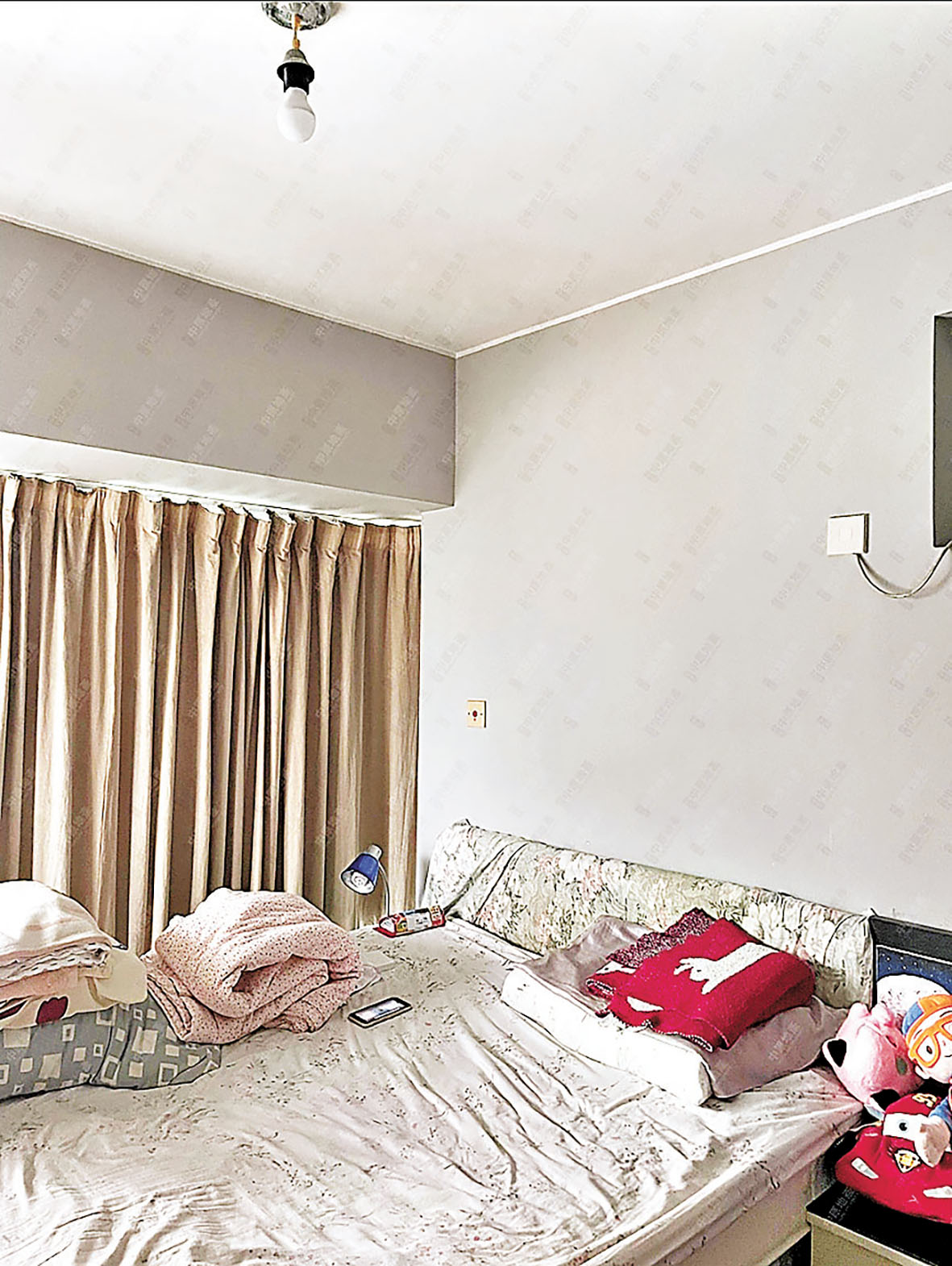 ■睡房採用舊式窗台設計。