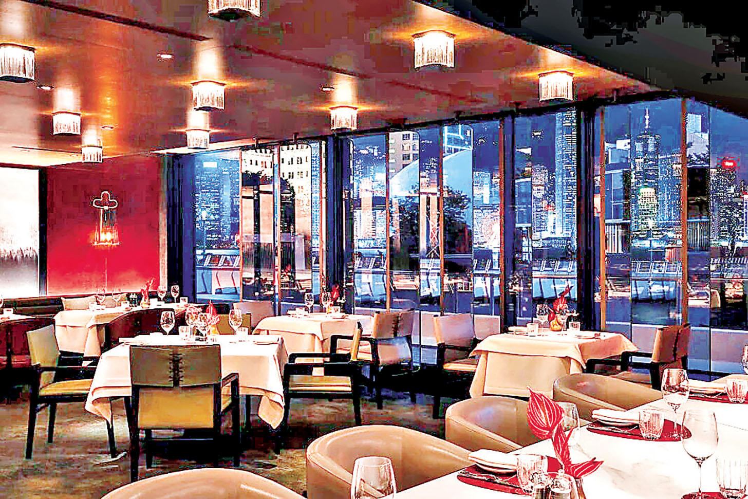 ■餐廳可飽覽無阻擋的維港海景。