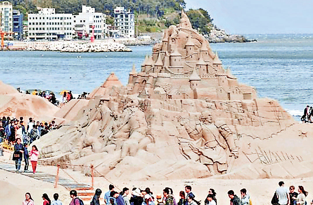 ■海雲台海水浴場每年夏天舉行的沙雕活動。