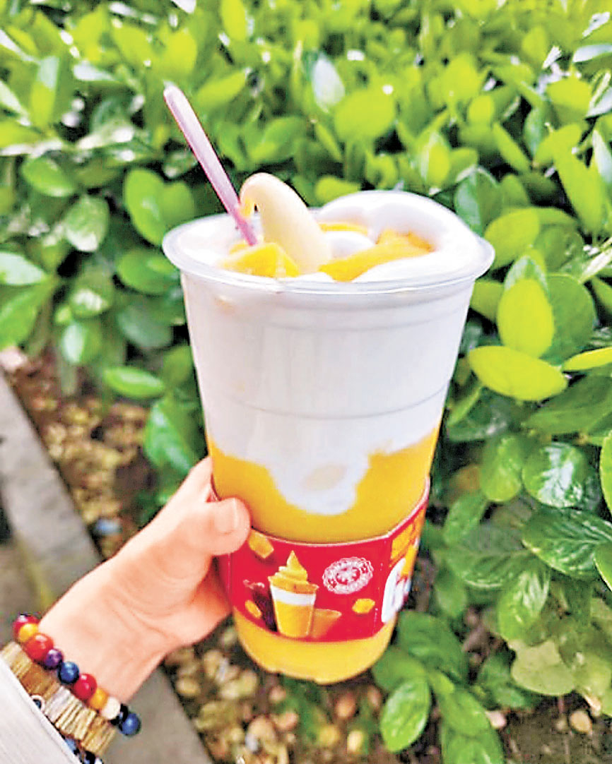 ■1公升巨無霸杯裝芒果冰沙，考驗你的食力。