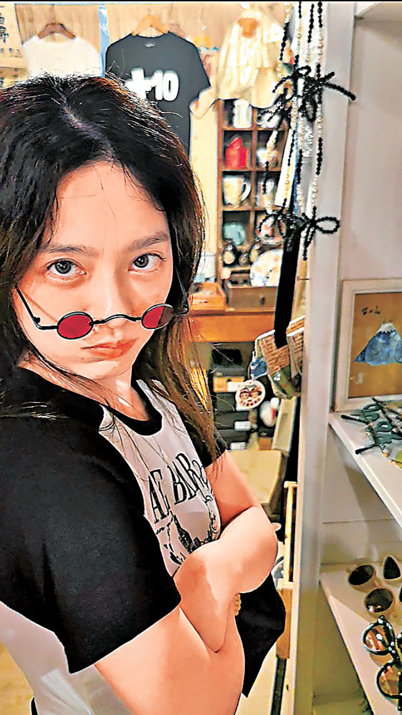 ■店主收集不同類型的創意設計產品。