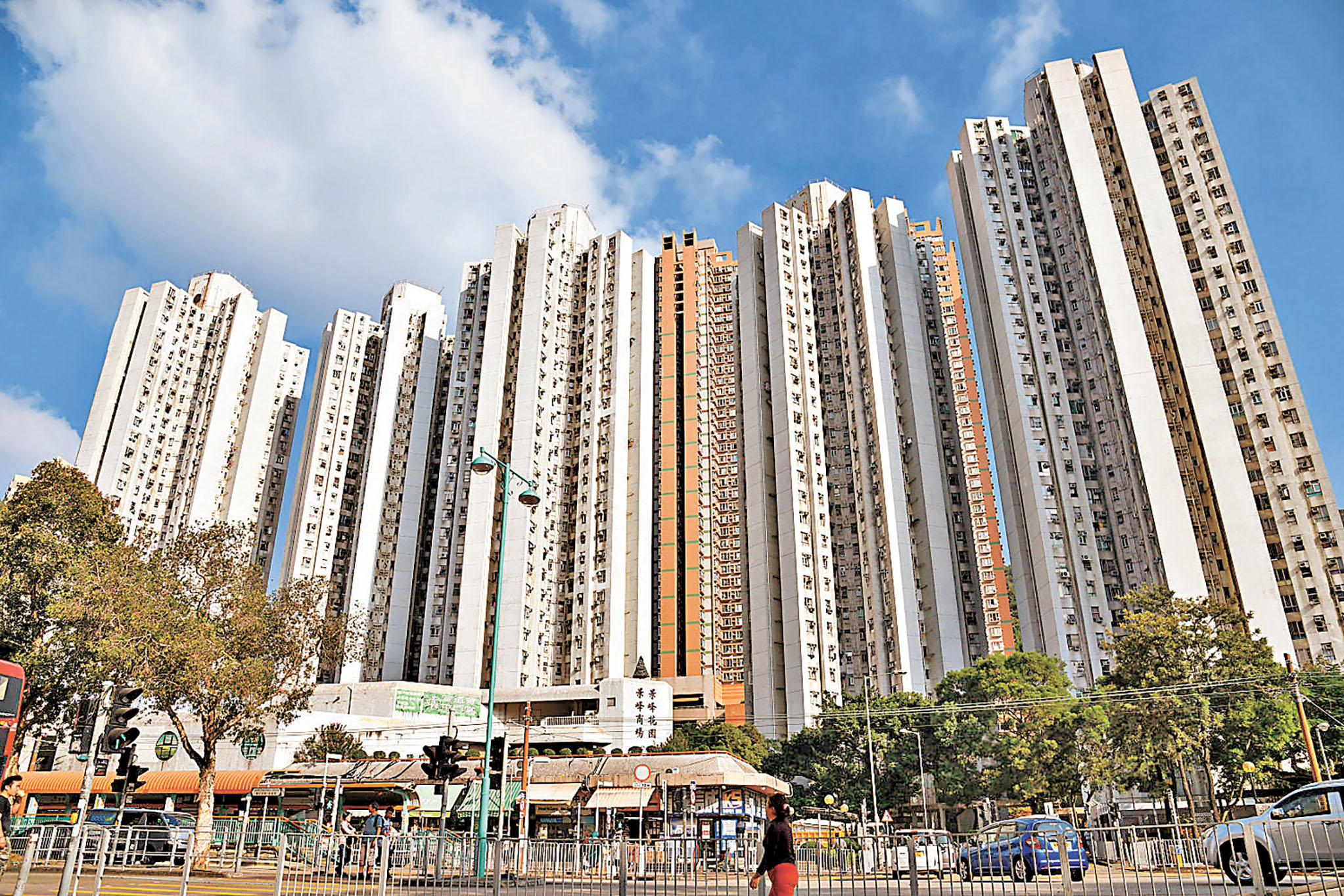 ■屯門景峰花園勝在入場費低。    資料圖片