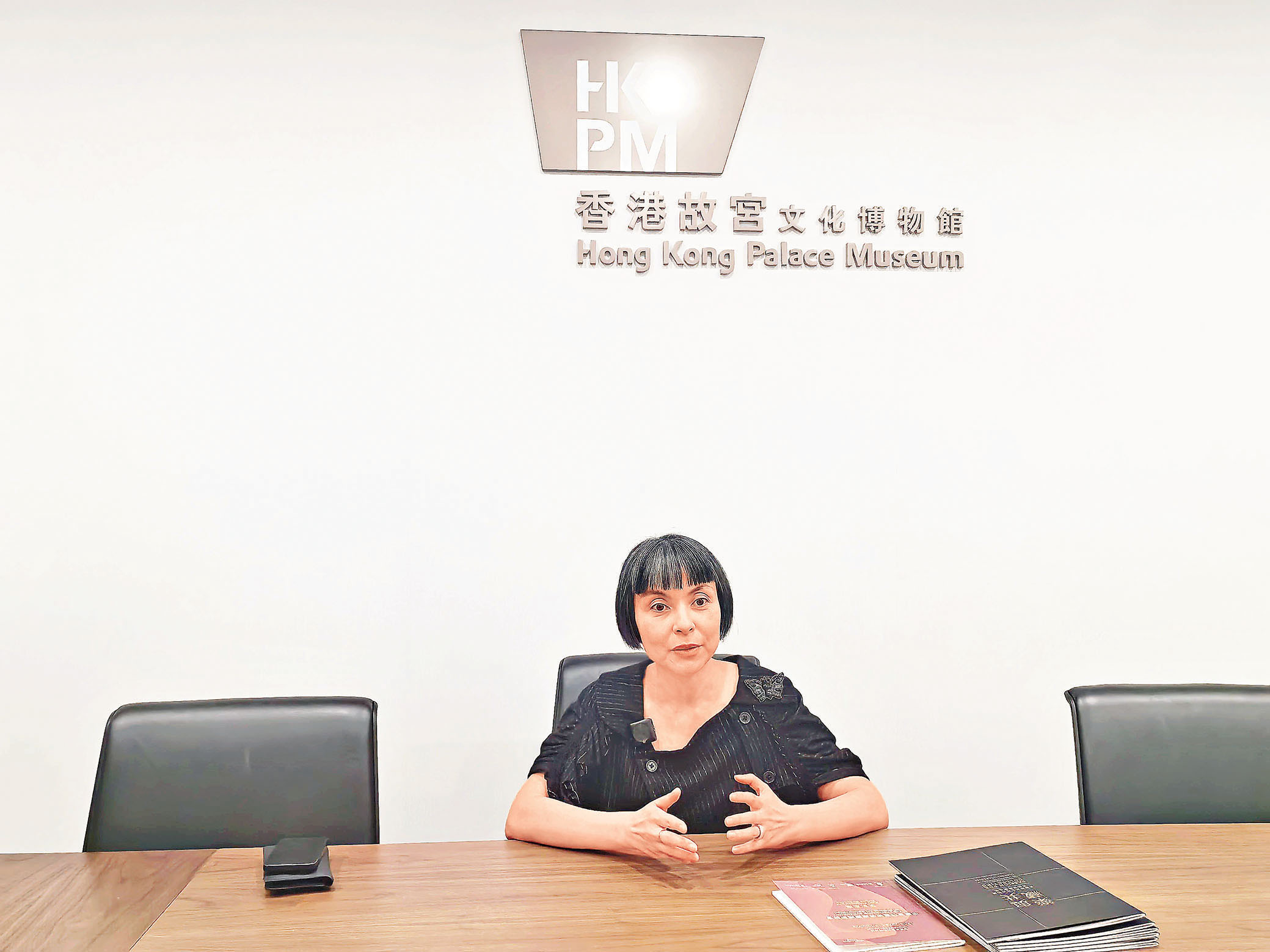 ■王伊悠表示,香港故宮館給年輕修復師提供的環境充滿挑戰和機遇。 本報記者攝
