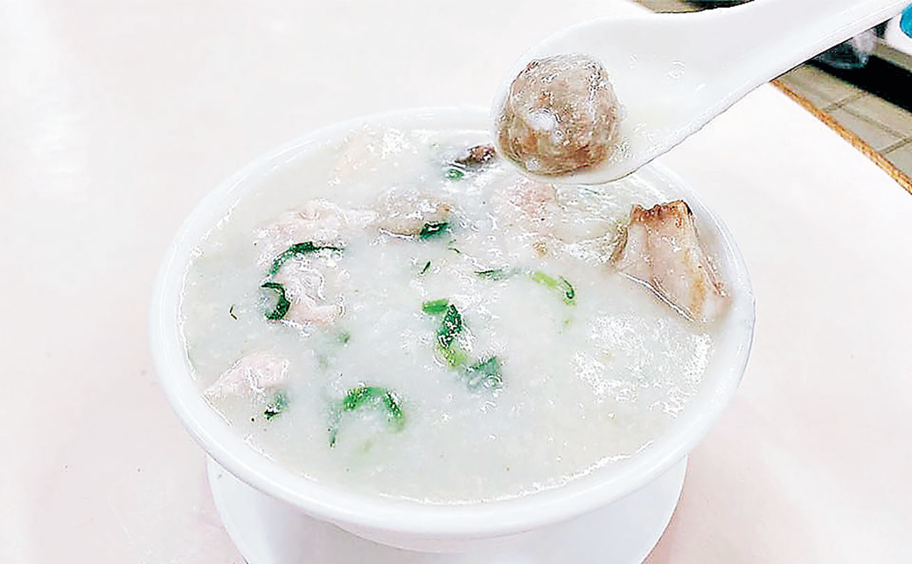 ■瘦肉肉丸魚腩粥。