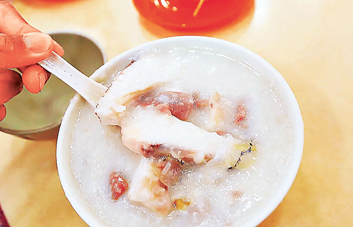 ■魚腩牛肉粥。