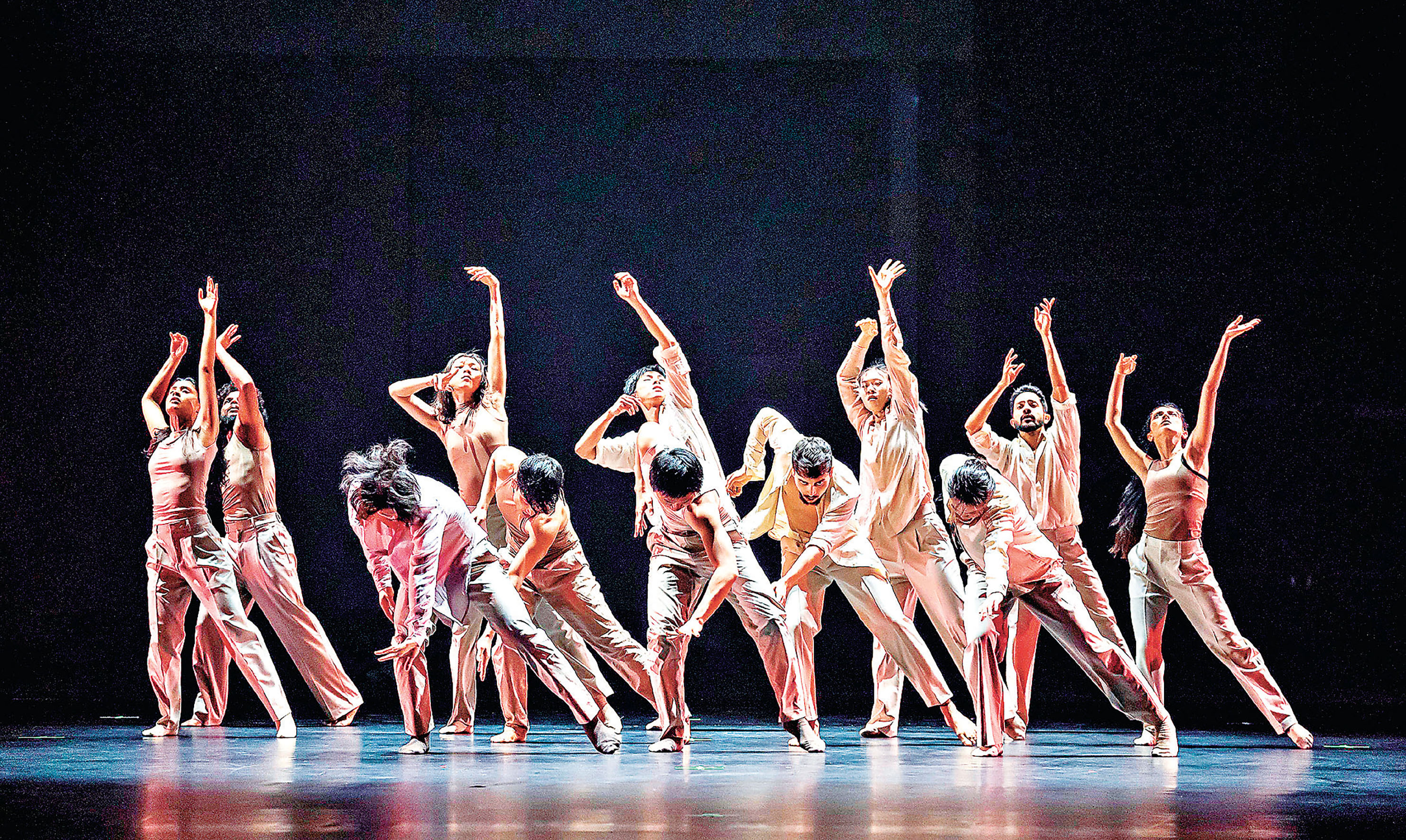 ■張力十足的舞蹈。