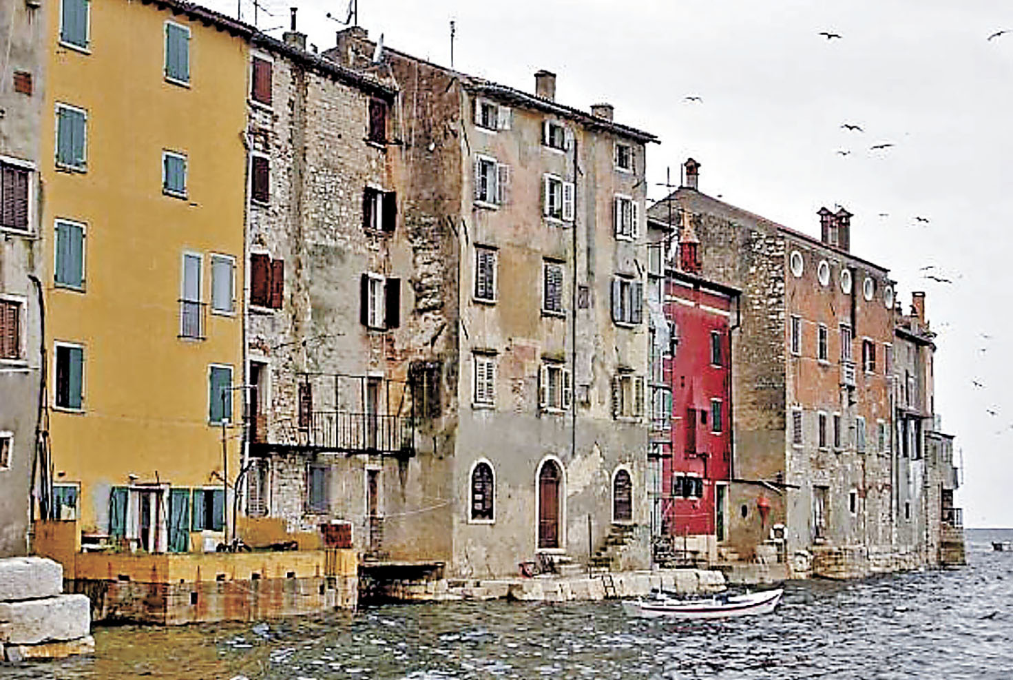 ■杜布羅夫尼克古城的臨海樓宇。.