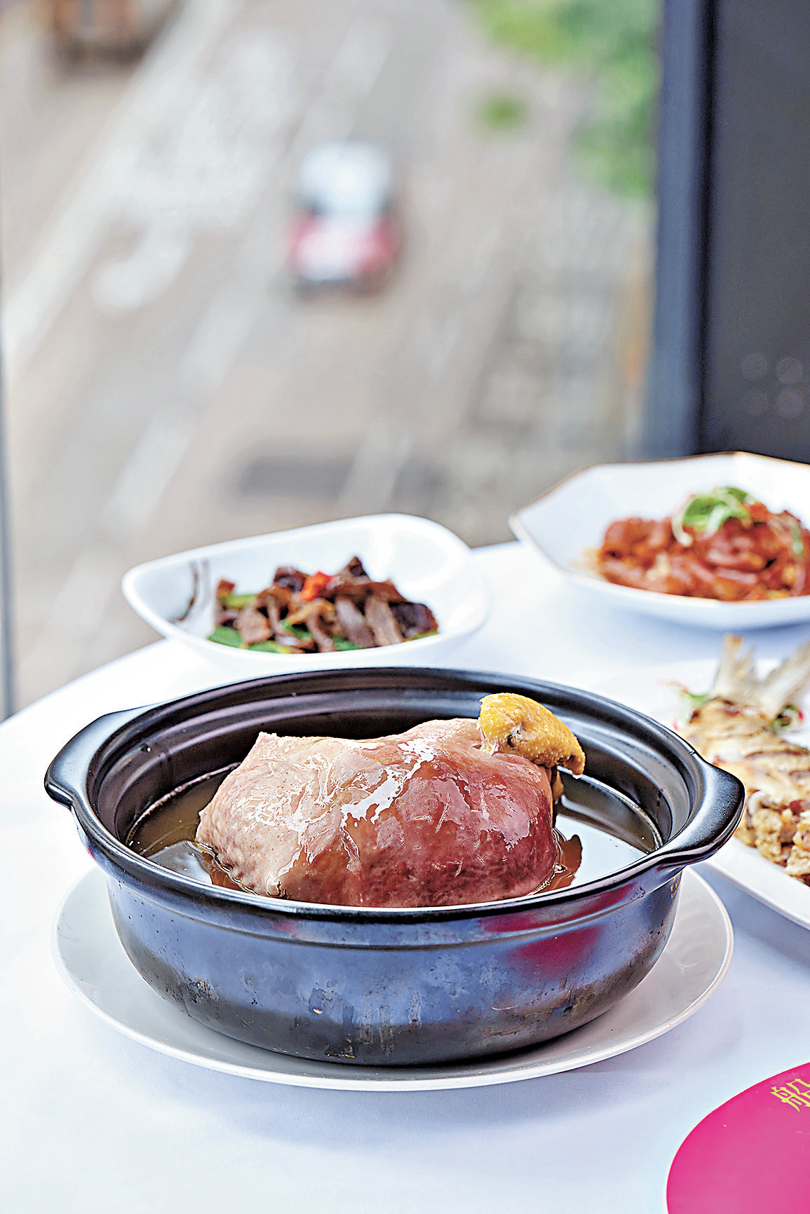 ■手工豬肚鳳吞官燕。