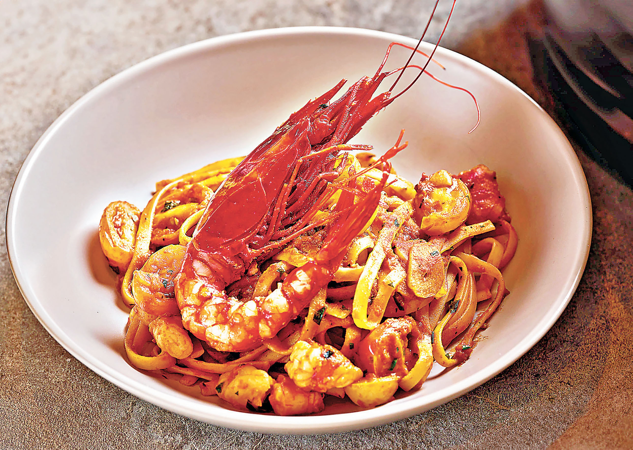 ■西西里紅蝦意大利麵伴意大利青瓜龍蝦及紅蝦汁。