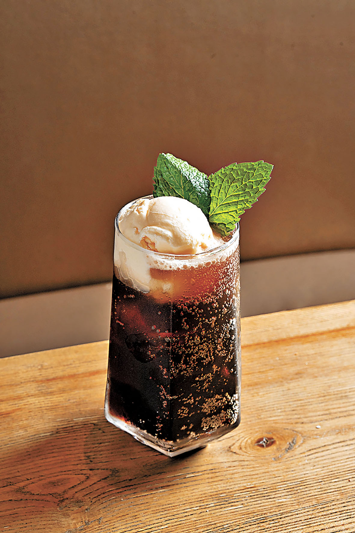 ■黑牛真係好吸引。